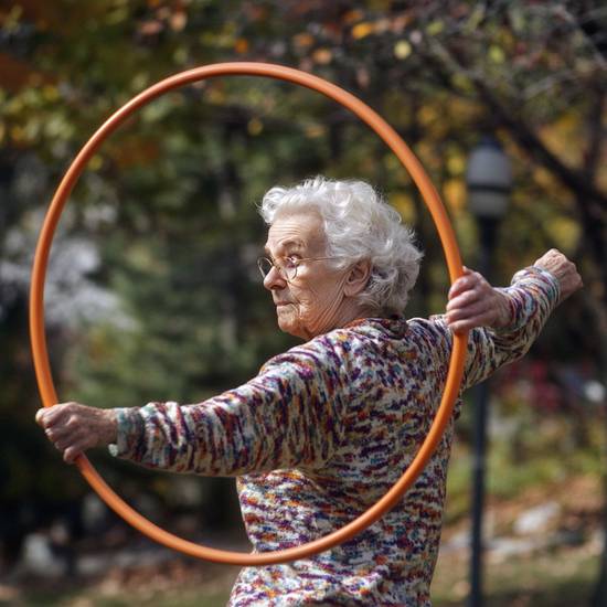 轉呼啦圈對女性的危害,轉呼啦圈潛在風險女性健身需警惕三大危害